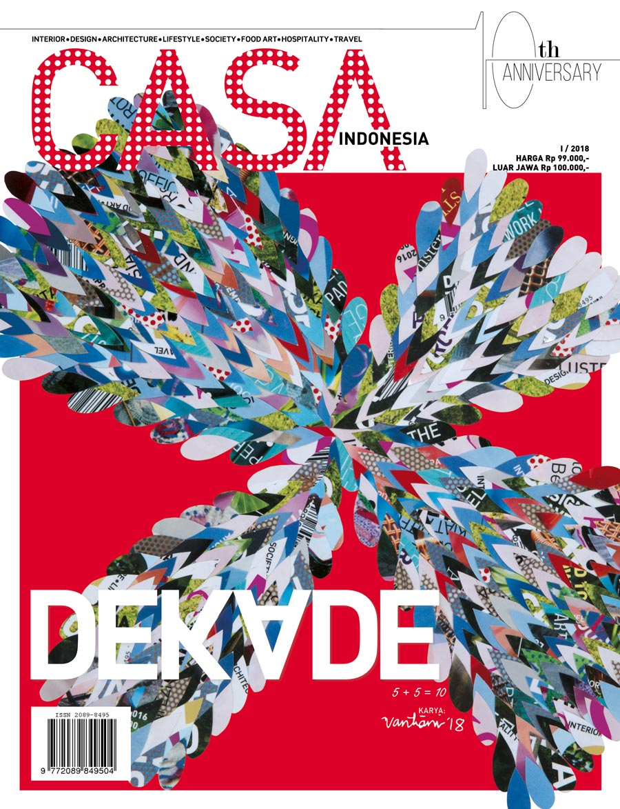 Karya Ika Vantiani berjudul 5+5=10 sebagai interpretasi perjalanan majalah CASA Indonesia selama satu dekade yang dibuat dari potongan sampul majalah sejak edisi pertama.