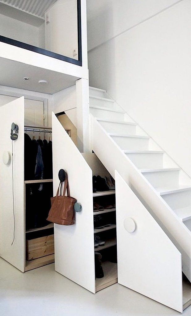 Lemari Baju dan Rak Sepatu untuk Desain Lemari Bawah Tangga