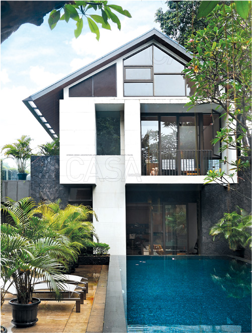 Kolam renang karya Nataneka