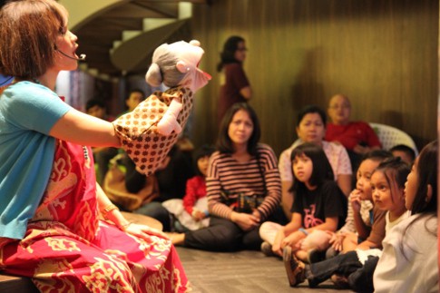 puppet show di Galeri Indonesia Kaya