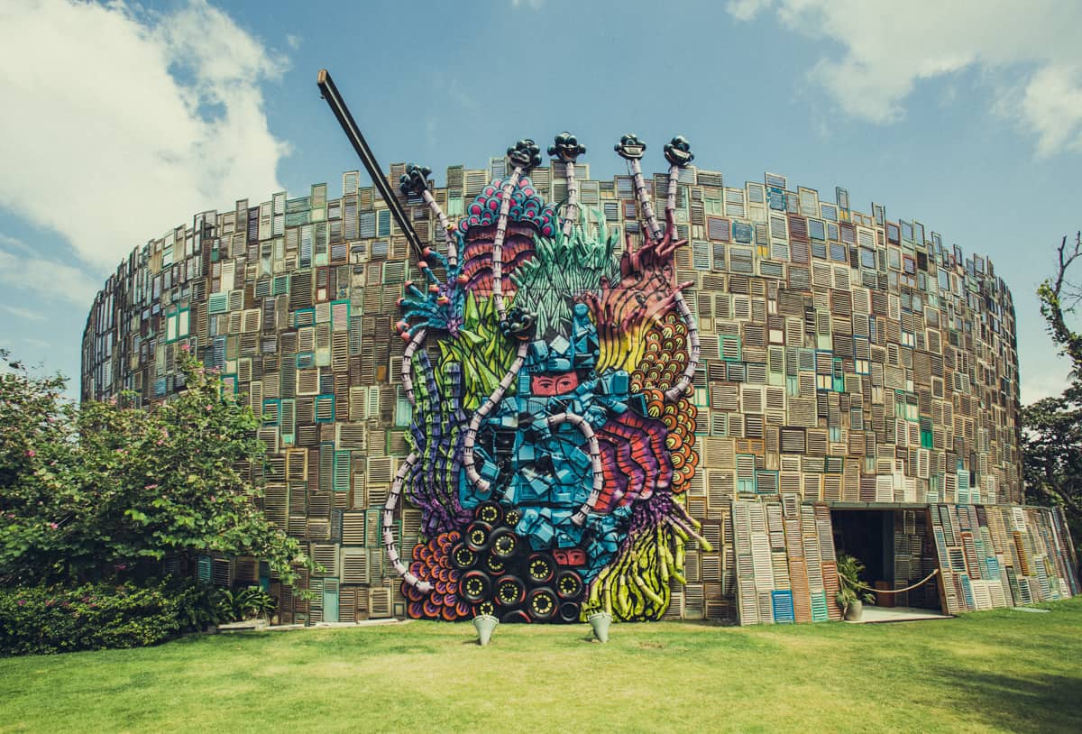 &#8216;Bouquet of Love&#8217; Karya Eko Nugroho di Potato Head Bali