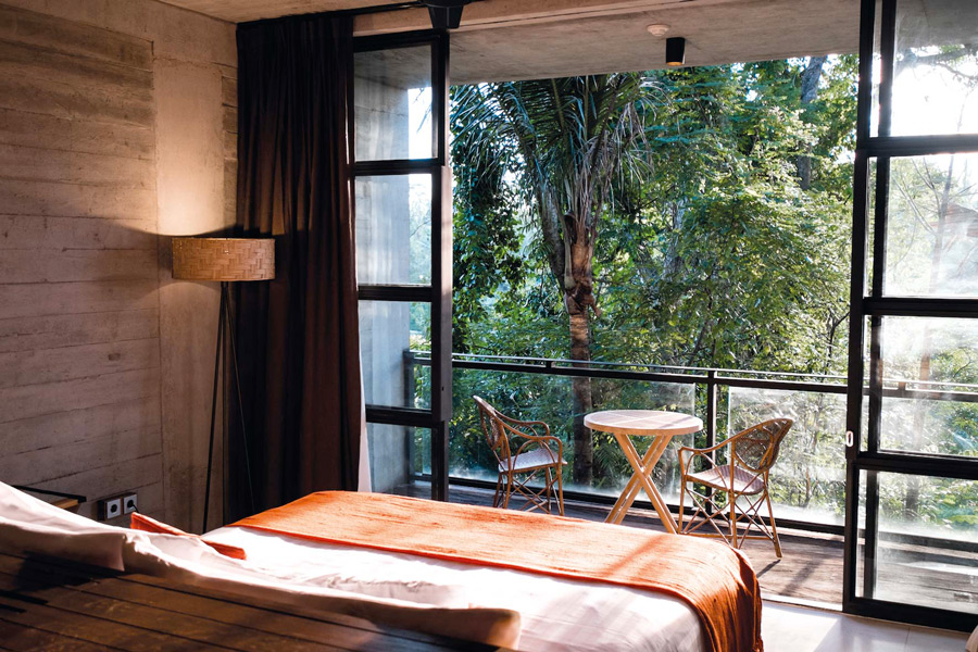 kamar Bisma Eight pemandangan pohon hijau