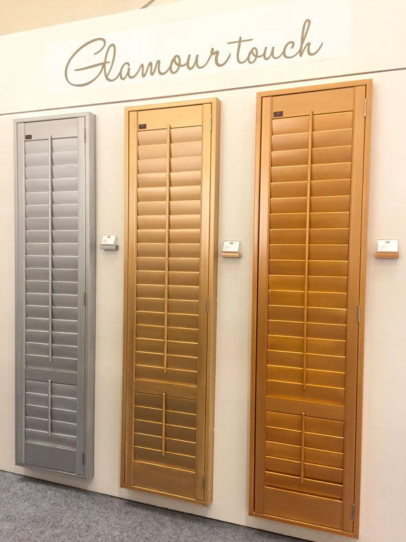 Window shutter dengan warna metalik