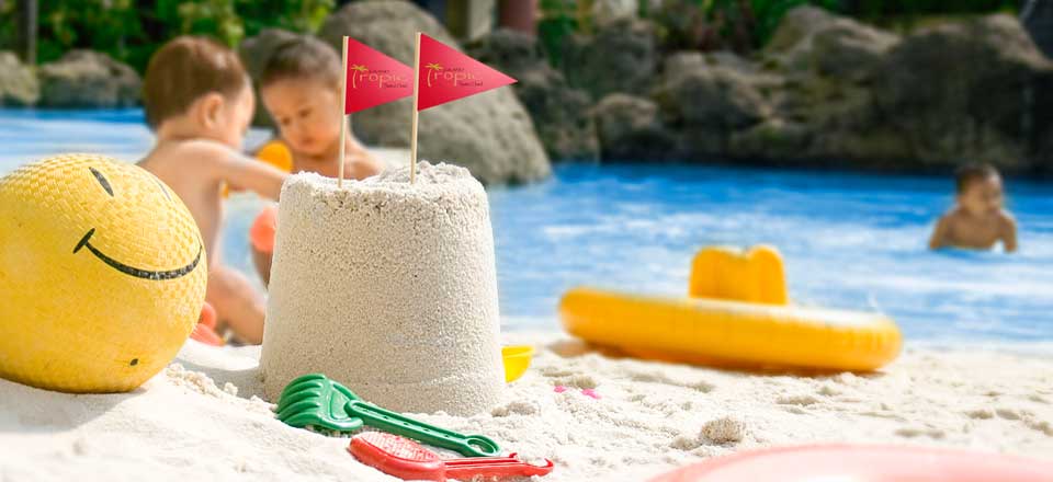 tropical lagoon di grand tropic suites hotel