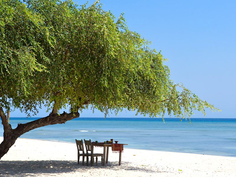 Suasana Pantai Sire di Hotel Tugu.