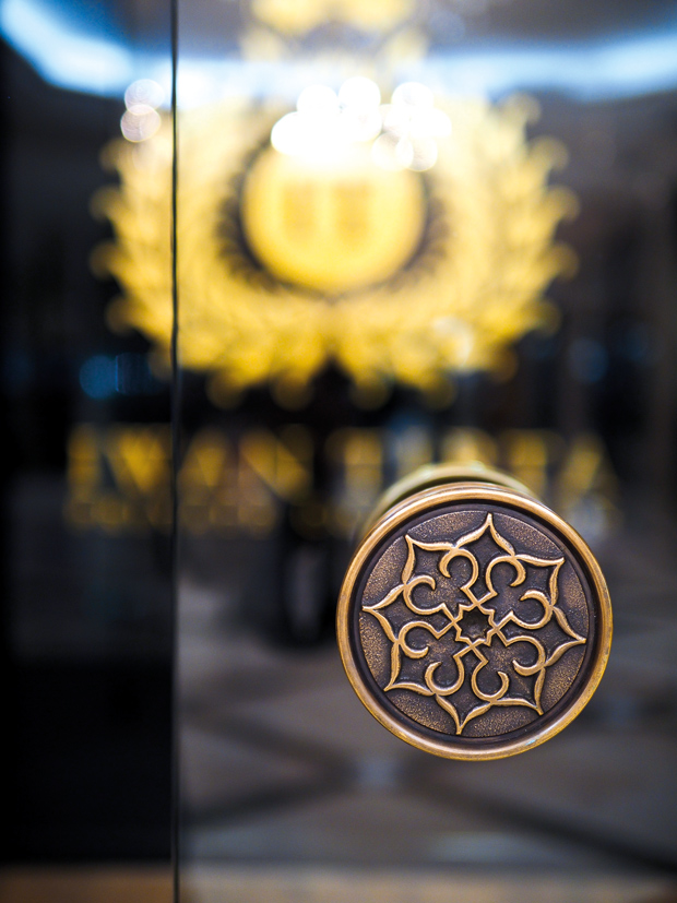 5 Fakta Menari Tentang Iwan Tirta Private Collection