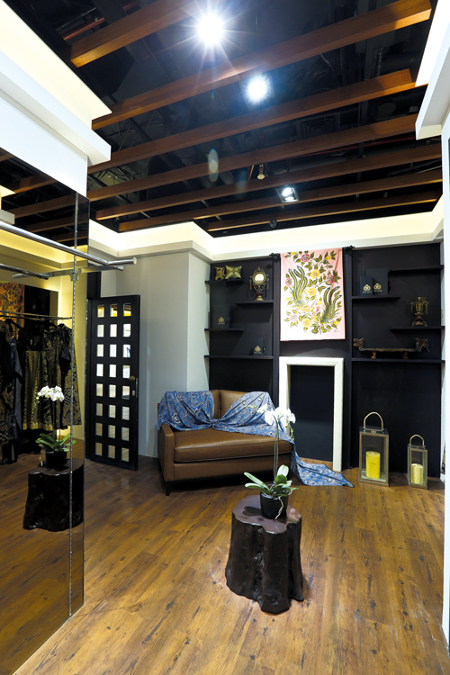 5 Fakta Menari Tentang Iwan Tirta Private Collection