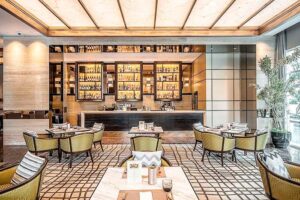 Interior Restoran Bernuansa Art Deco Kontemporer