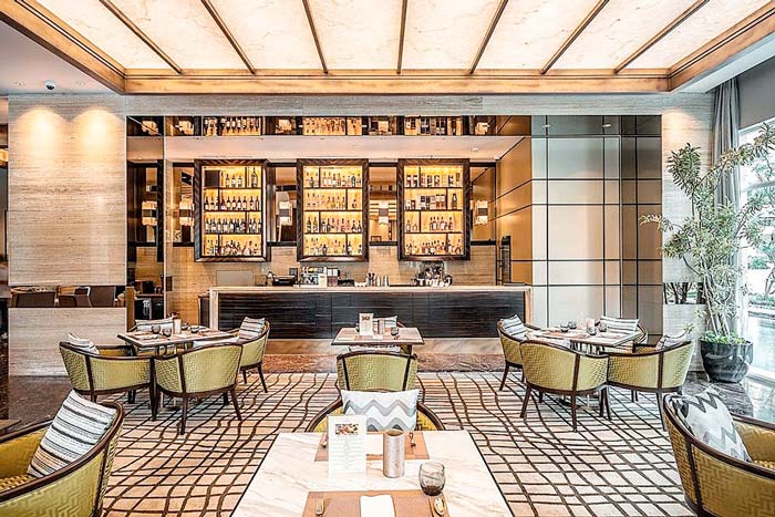 Interior Restoran Bernuansa Art Deco Kontemporer