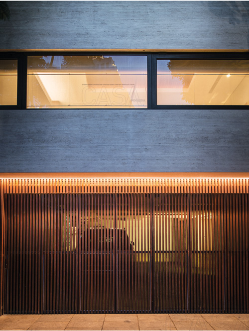 pintu pagar dari kayu