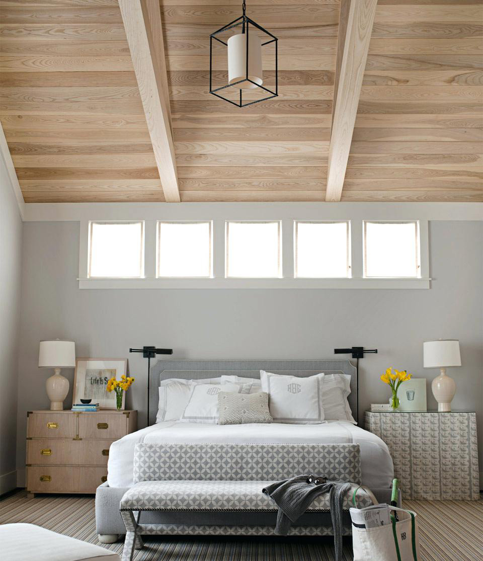 kamar tidur dengan warna cat abu-abu dan cokelat