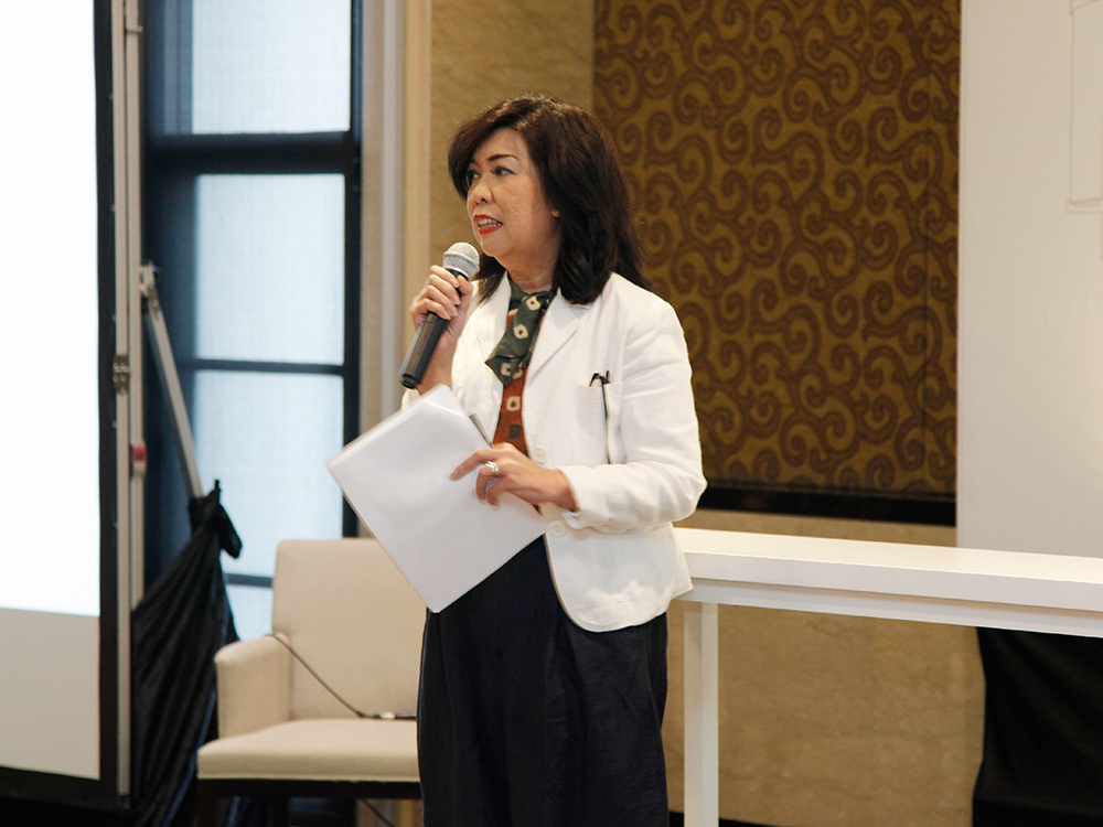 Miranti M. Lemy, Editor-in-Chief CASA Indonesia sebagai moderator.