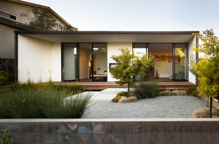 teras rumah minimalis karya Adam Rouse