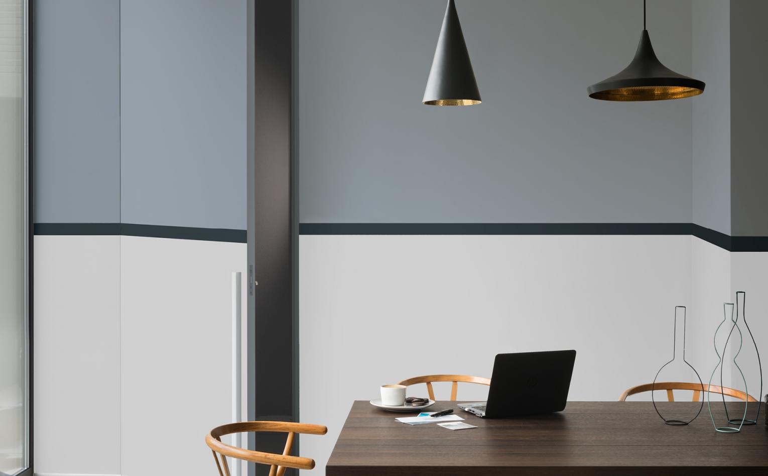 ruang makan nuansa abu abu