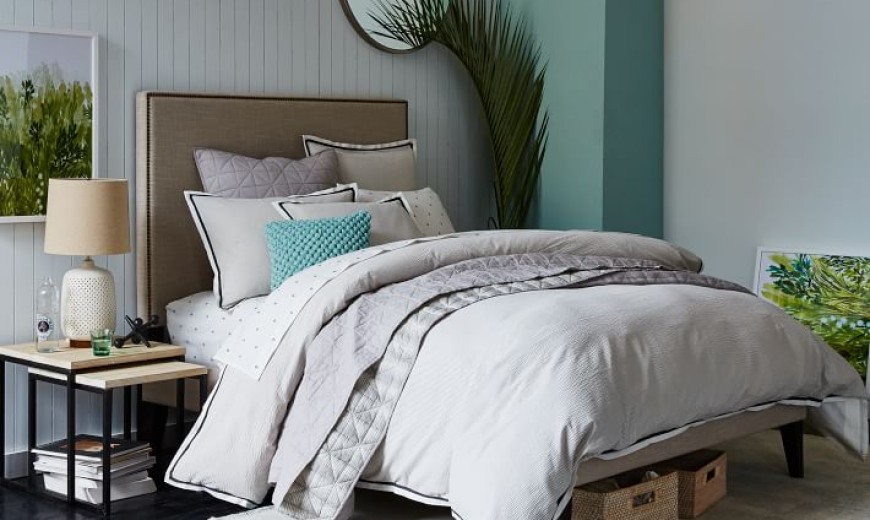 ranjang tidur dengan laci di bawah