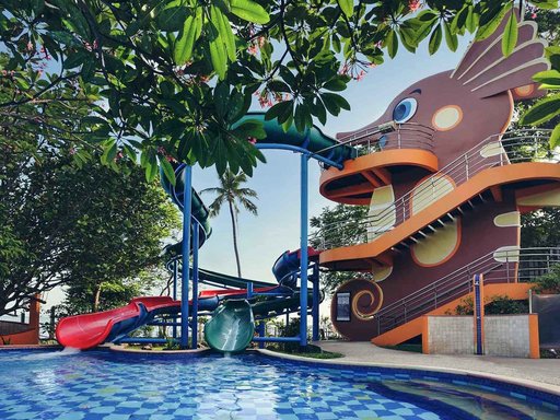 kolam renang anak di hotel mercure ancol