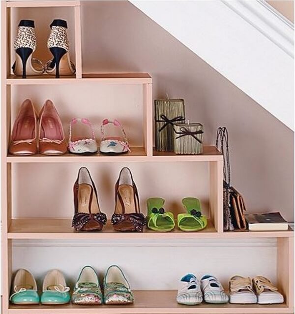 Rak Sepatu untuk Desain Lemari Bawah Tangga