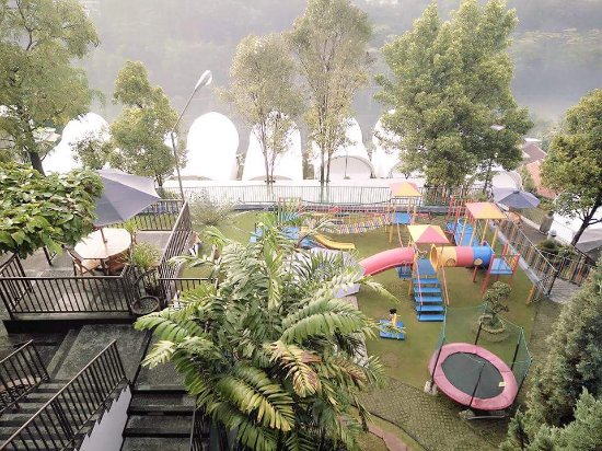 The Valley Resort, Dago Pakar