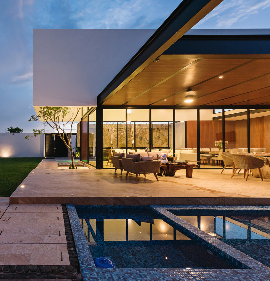 5 Tips Merancang Rumah Tropis