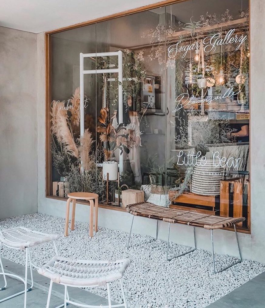 Entrance dari C for Cupcakes & Coffee / C of Cupcakes & Coffee