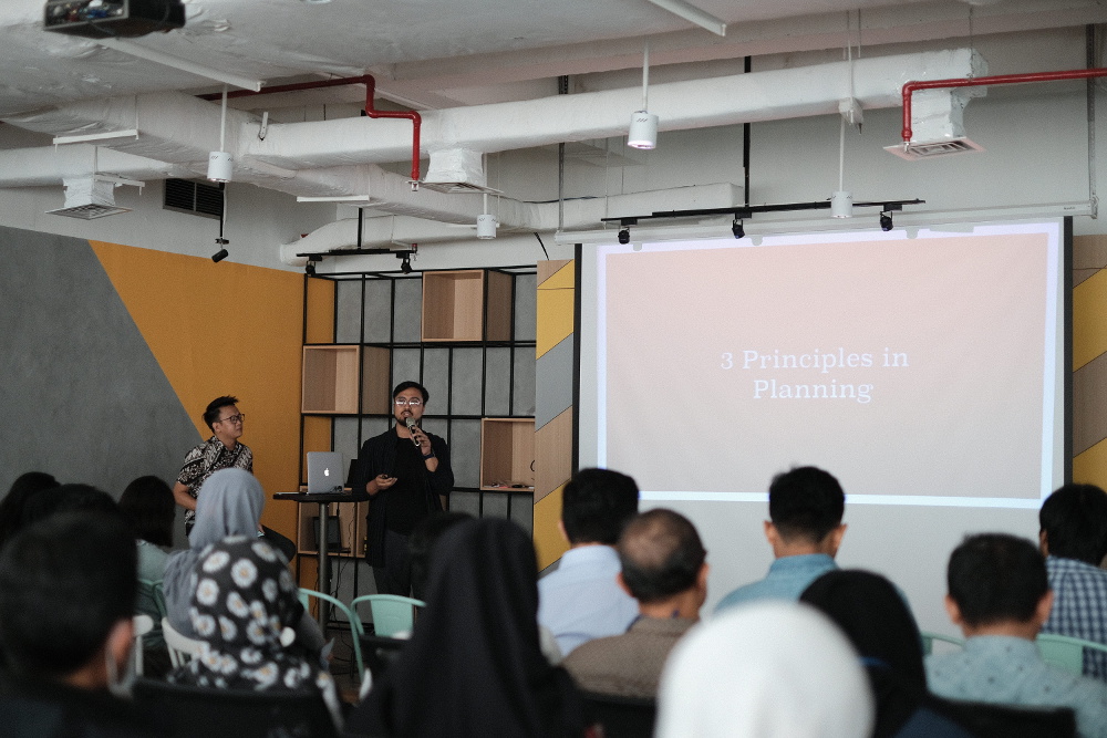 Rekhaza Panji Irawan menjelaskan 360° Spatial Visualization / UI-Bekraf Creative Labs