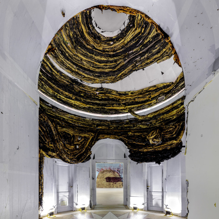 Tomorrow is Another Day oleh Mark Bradford untuk US Paviliun dalam Venice Art Biennale 2017 / Joshua White / Dezeen