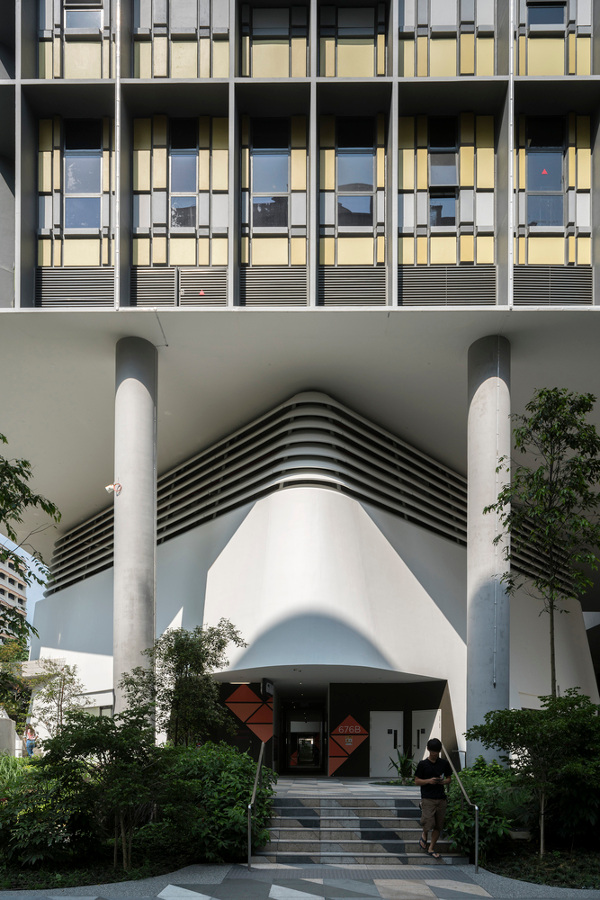 Salah satu akses masuk ke Kampung Admiralty / Darren Soh / Archdaily