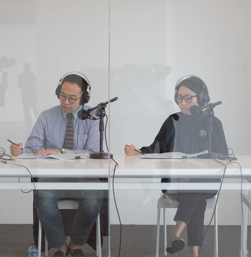 Iwet Ramadhan dan Ria Lirungan dari MRA Media membaca On Kawara - One Million Years (1993 - sekarang) / Museum MACAN