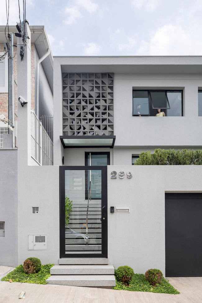 Pagar Rumah Minimalis dari besi dan kaca