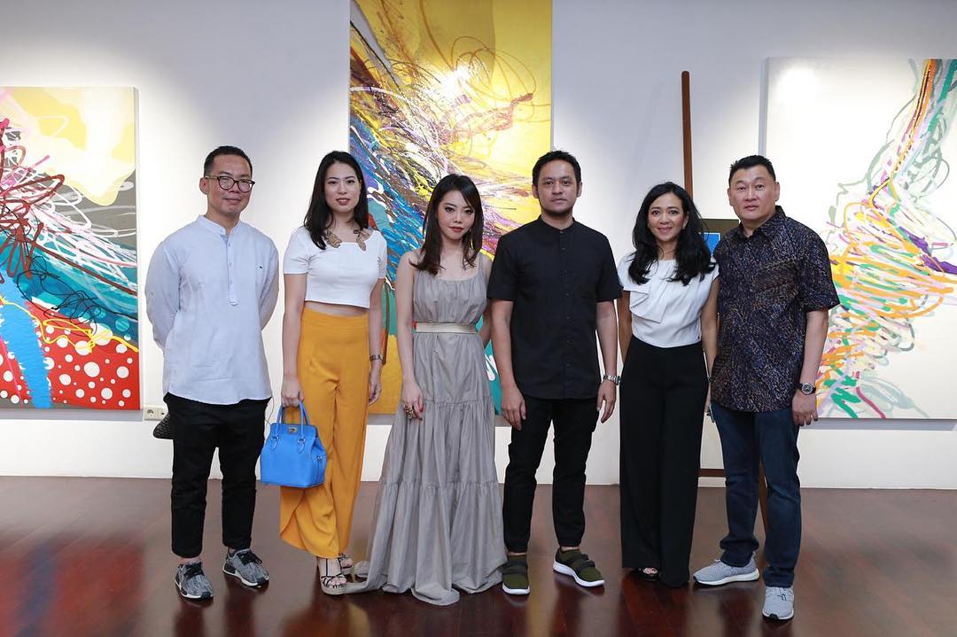 (Kiri-kanan) Dedy Koswara, Katiana Selopranoto, Evelyn Halim, Arkiv Vilmansa, Inge Santoso, dan Tommy Sutomo / Can's Gallery / IG: @arkivvilmansa