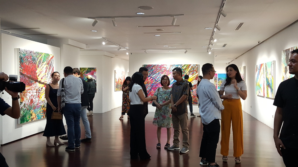 Suasana pembukaan pameran Childhood Memories: The Invisible Chapter di Can's Gallery / CASA Indonesia