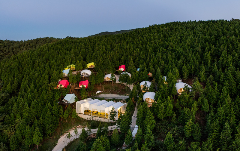 Bird View dari SJCC Glamping Resort / Kyungsub Shin / Archdaily