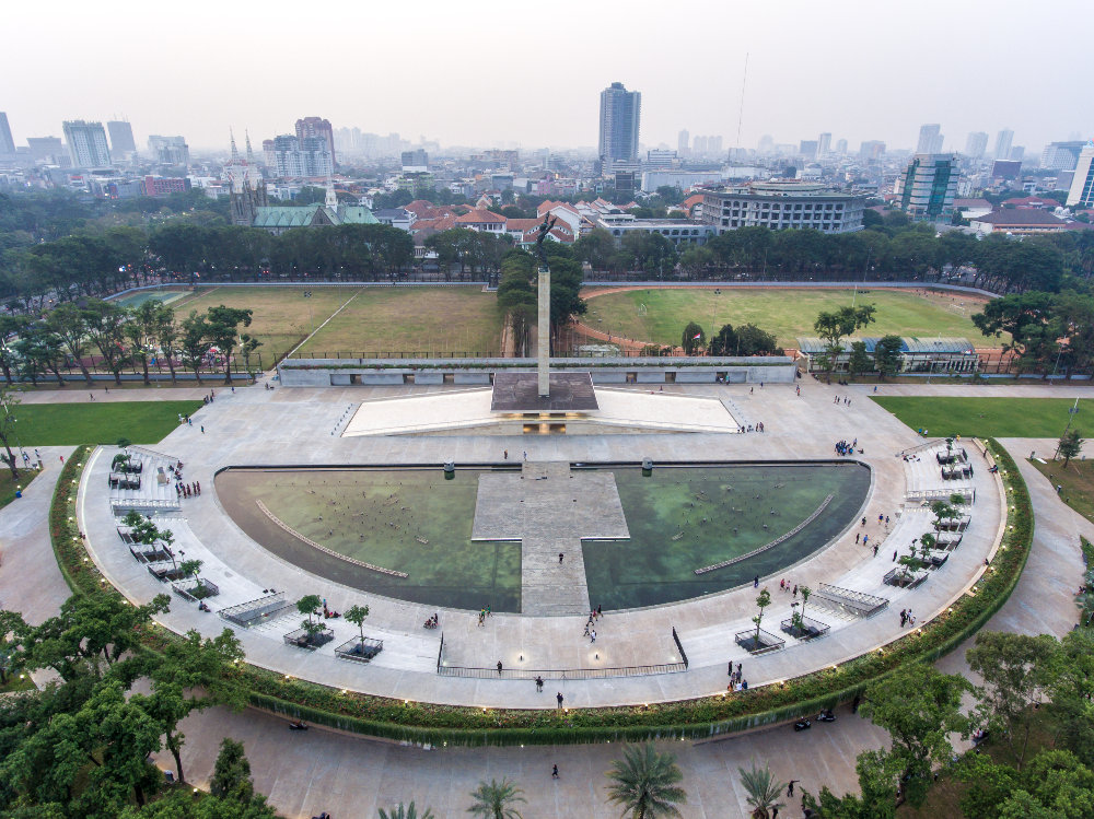lapangan banteng Berbentuk seperti penggaris busur
