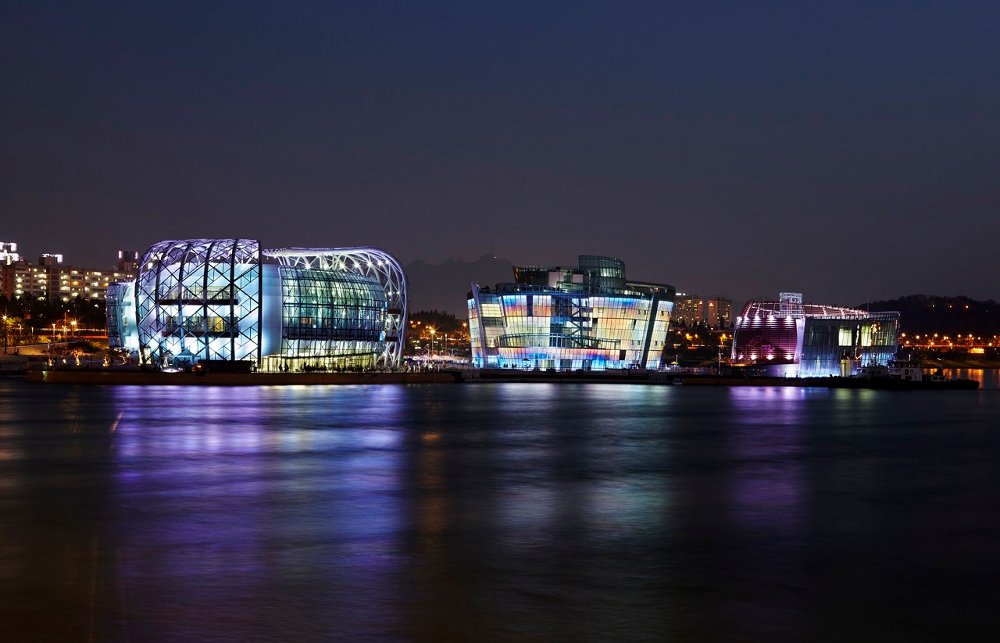 Sebitseom pada malah hari / Haeahn Architecture / Archdaily