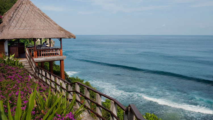 Pantai Uluwatu di Bvlgari Resort Bali
