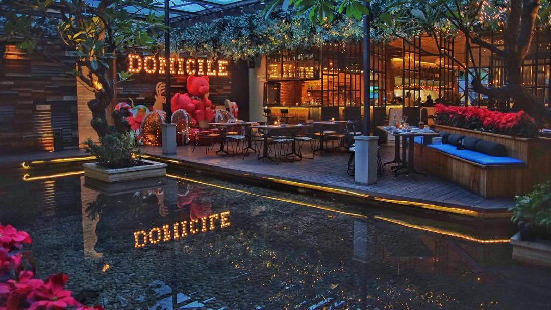 Outdoor pool di Domicile Kitchen & Lounge / Domicile Kitchen & Lounge