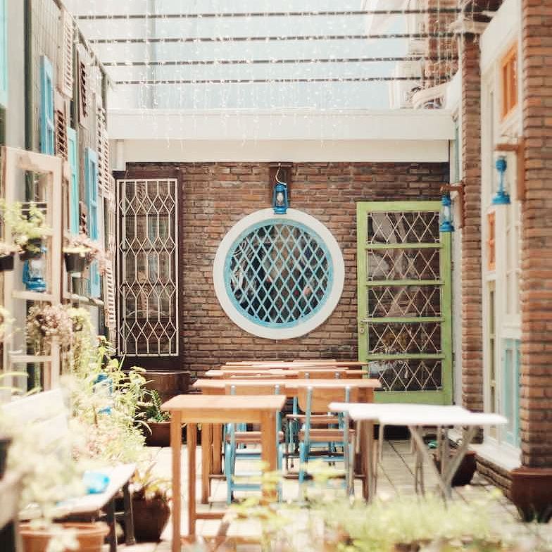 Ayo Mampir ke 15 Cafe Asyik Di Surabaya Ini