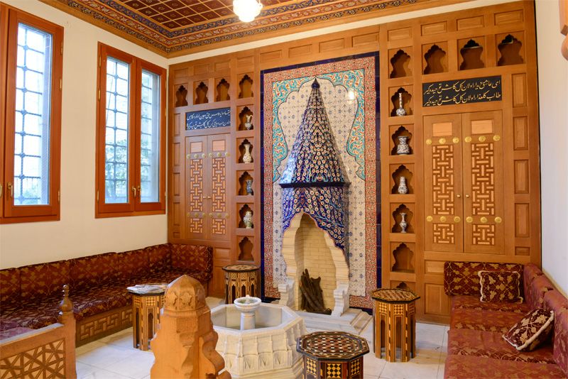 Reception room di lantai satu Tokyo Camii / Tokyo Camii