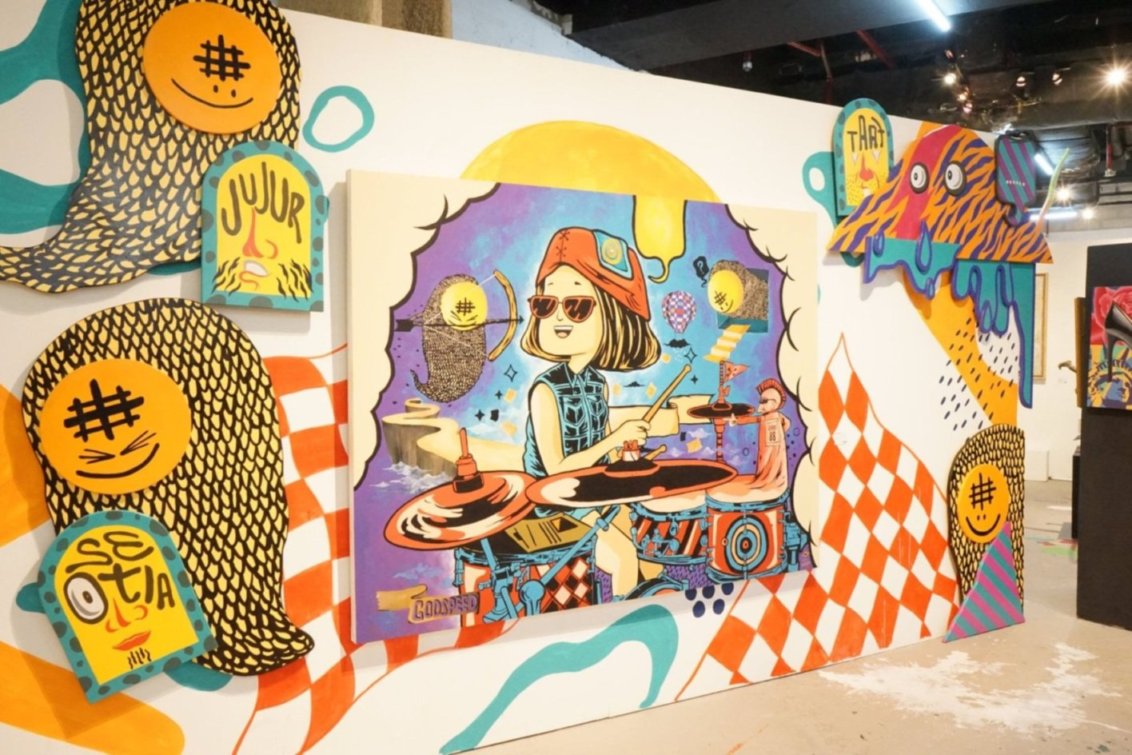 Menikmati Pameran Seni di Tengah Pusat Perbelanjaan
