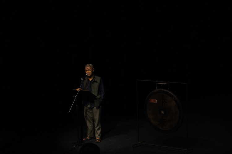 Transhuman Code: Eksplorasi Seni Melalui Teknologi