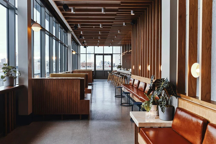 Sister City, Hotel Bernuansa Sauna di Kota New York