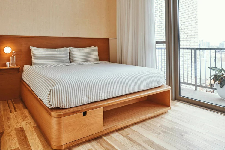 Sister City, Hotel Bernuansa Sauna di Kota New York