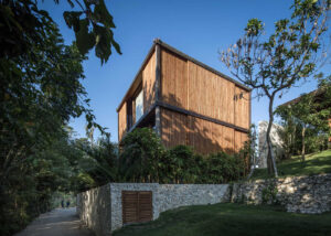 Hunian Fleksibel di Ujung Pulau Dewa-Dewa