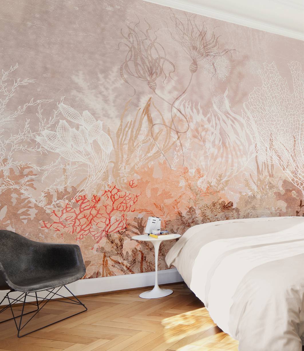 Wallpaper yang memiliki beragam bentuk motif, patut diaplikasikan pada dinding dengan bidang luas, seperti 5 x 3 meter