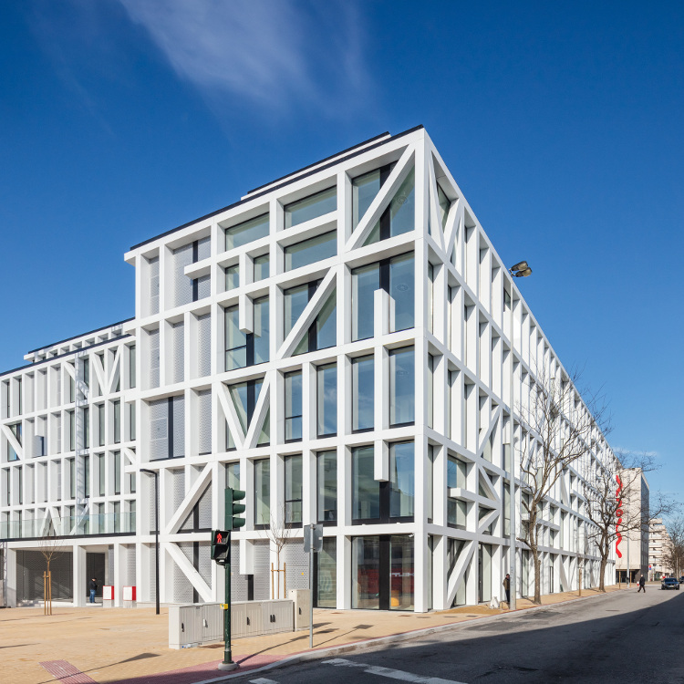 10 Bangunan Dengan Fasad Berpola Repetitif di Dunia