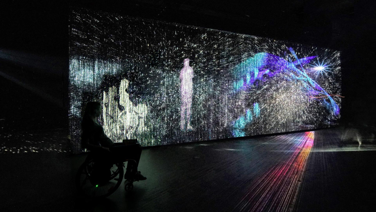 Resonansi Hubungan Manusia dan Cahaya karya Maja Petric