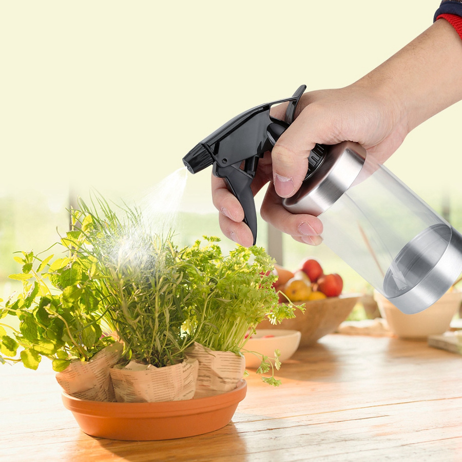 Kontrol jumlah air yang disemprotkan pada microgreen untuk menjaga kelembaban media tanamnya / Moonbase