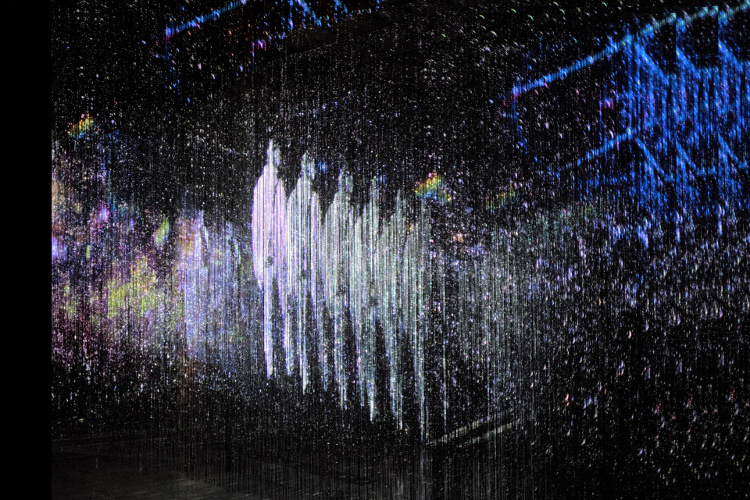 Resonansi Hubungan Manusia dan Cahaya karya Maja Petric