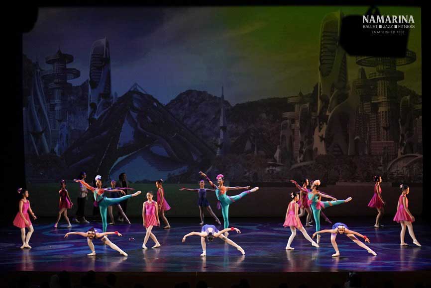 Pementasan Ballet dan Jazz Dance