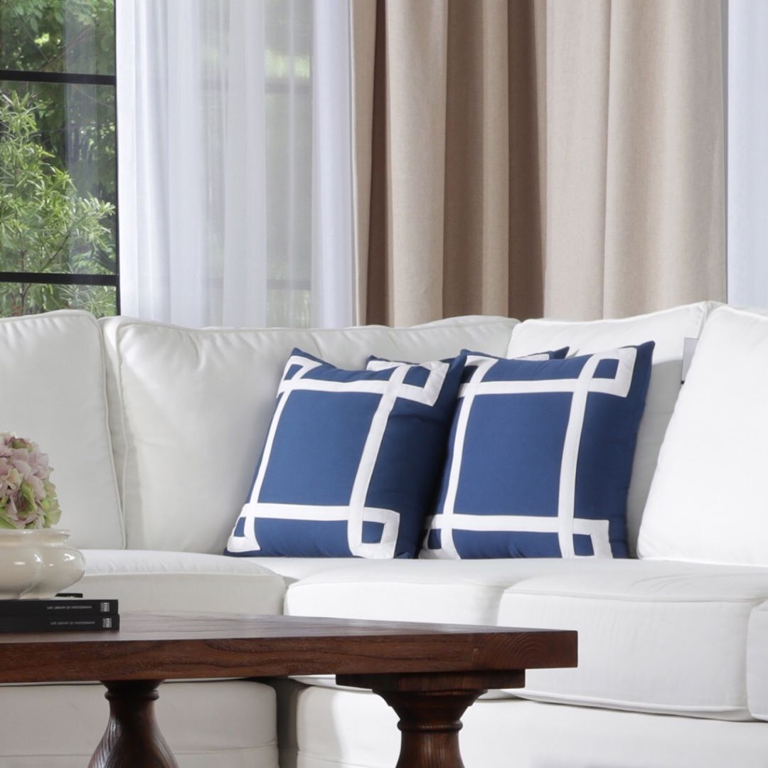 Cushion dari Arbor & Troy